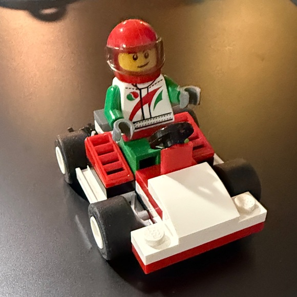 LEGO City Go-Kart Racer Mini Set #30314 - Picture 4 of 11